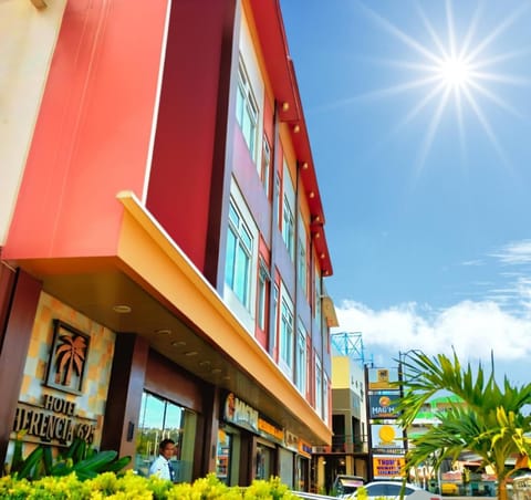 Property building, Restaurant/places to eat, Street view, Breakfast