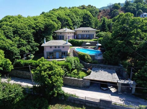Property building, Day, Natural landscape, Garden, Garden view, Swimming pool