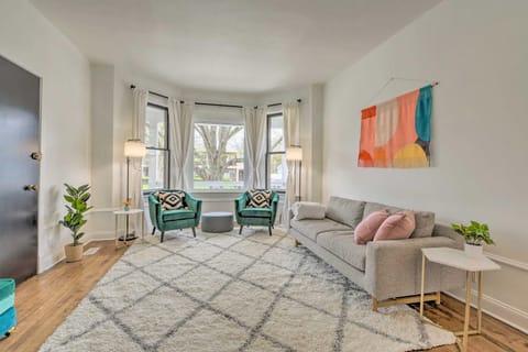 Spacious Oak Park Home, 11 Mi to Downtown Chicago! House in Oak Park