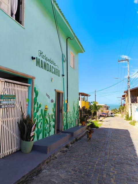 Facade/entrance, Day, Pets, Street view