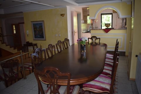 Business facilities, Dining area, Meeting/conference room