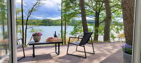 Patio, Lake view