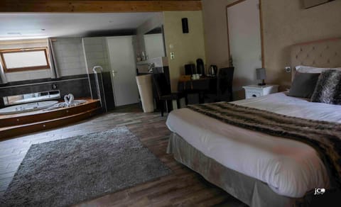 Bed, Photo of the whole room