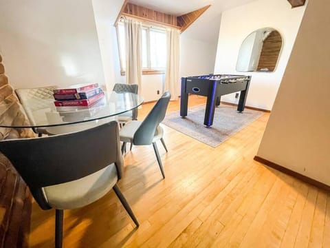 Private Mountain Cabin! King Bed 8 Acres Game Rm Cabin in Black Forest