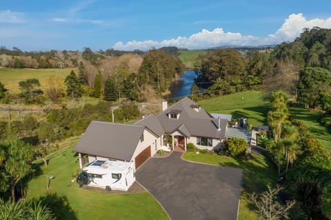 Property building, Bird's eye view, Lake view