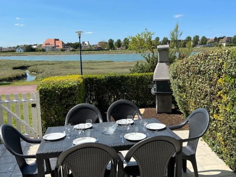 Charmant duplex 4 pièces avec piscine, parfait pour 6 personnes - FR-1-487-338 Apartment in Cabourg