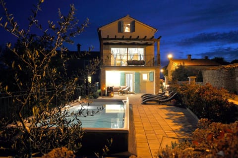 Property building, Patio