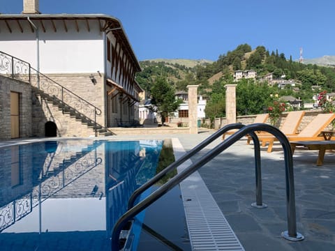 Swimming pool