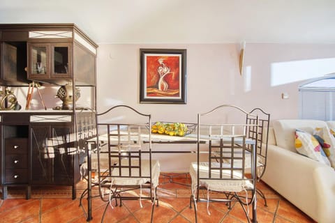 Living room, Seating area, Dining area, Food