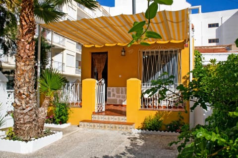 Property building, Facade/entrance, Off site