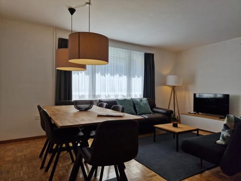 Communal lounge/ TV room, Living room, Seating area