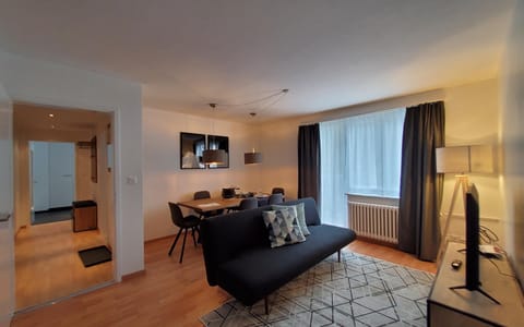 Communal lounge/ TV room, Living room, Seating area