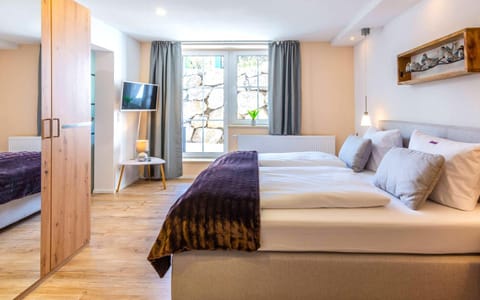 Ferienwohnung "Hirschbergsuite" - Mit Hotelfrühstück, Sauna, fast direkt am See Apartment in Schliersee