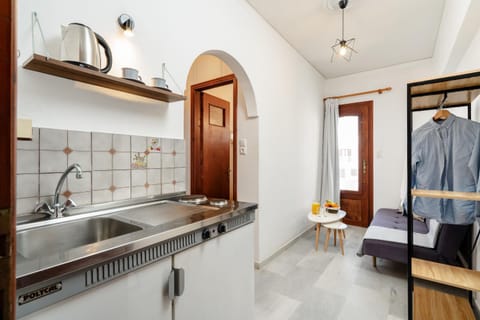 Bed, Living room, towels