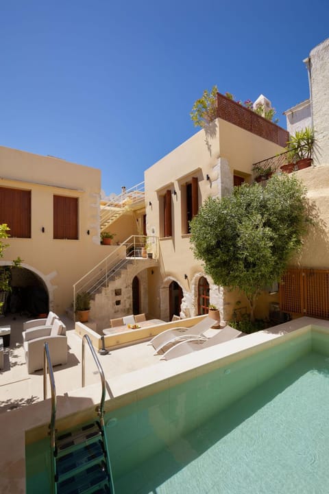 Property building, Swimming pool