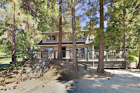 Serene Cabin Cabin in Lake Arrowhead