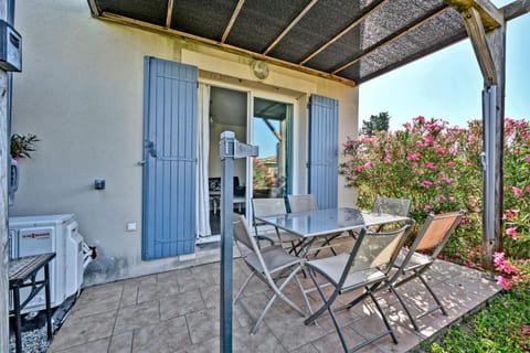 LE PETIT BONHEUR - PLACE PARKING PRIVEE - CLiM - TERRASSE - PISCINE PARTAGEE - PROCHE PARC SPIROU Apartment in Provence-Alpes-Côte d'Azur