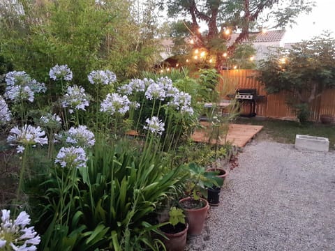 Spring, Day, Natural landscape, BBQ facilities, Garden, Solarium, Balcony/Terrace, Garden view, Swimming pool