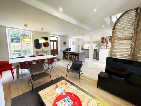 Living room, Dining area, kitchen