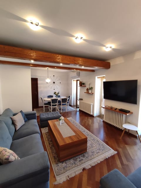 Communal lounge/ TV room, TV and multimedia, Living room, Seating area