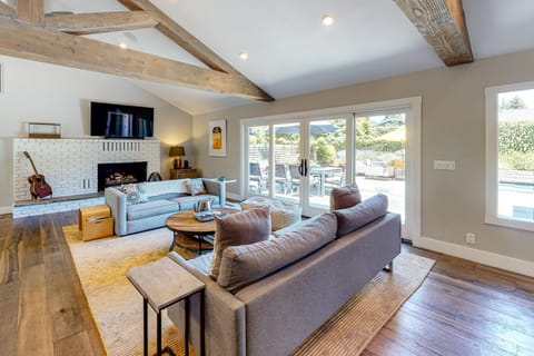 Modern Country Retreat close to Sonoma Plaza House in Sonoma