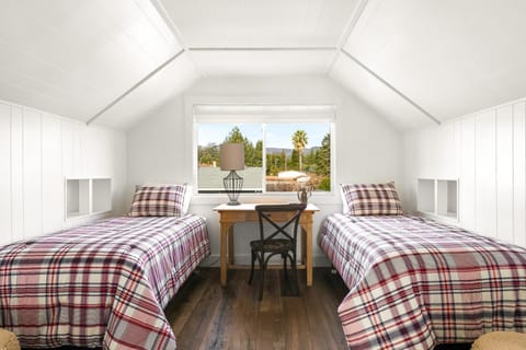 Modern Country Retreat close to Sonoma Plaza House in Sonoma