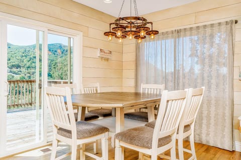 Hilltop Heaven House in Atascadero