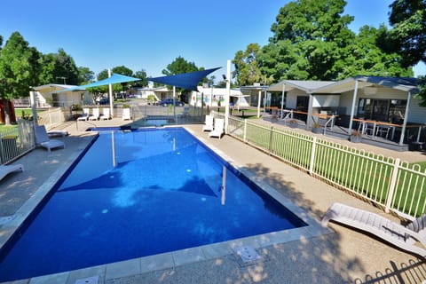Garden, Swimming pool
