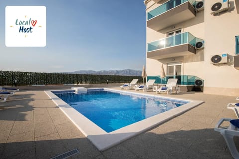 Pool view, Swimming pool