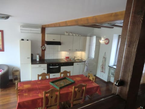 Dining area, Communal kitchen