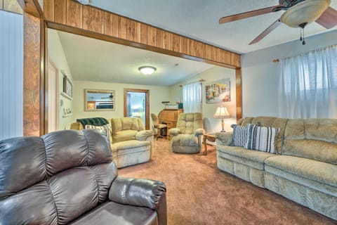 Caldwell House with Grill about 1 Mi to Downtown! House in Caldwell