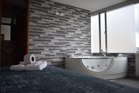 Bathroom, Spa and wellness centre/facilities