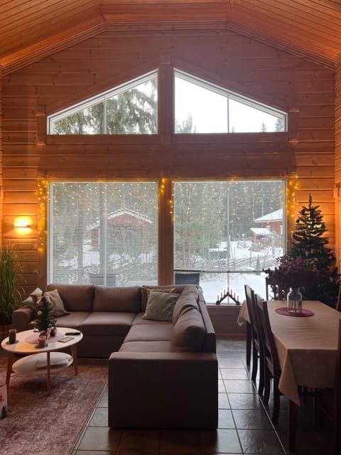 Seating area, Dining area