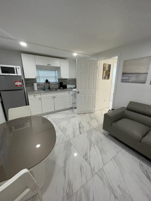 Downtown FTL apartments on the River Apartment in Fort Lauderdale