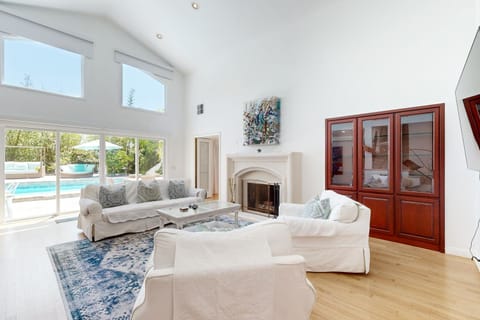 Tullis Charm House in Beverly Hills