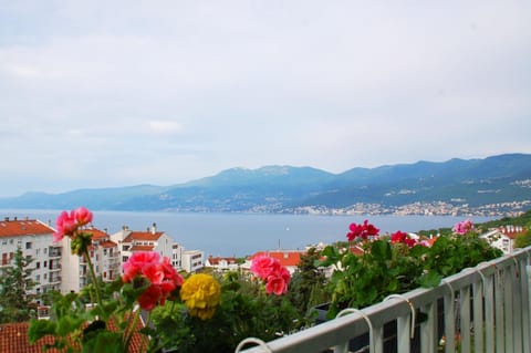 Balcony/Terrace, Mountain view, Sea view
