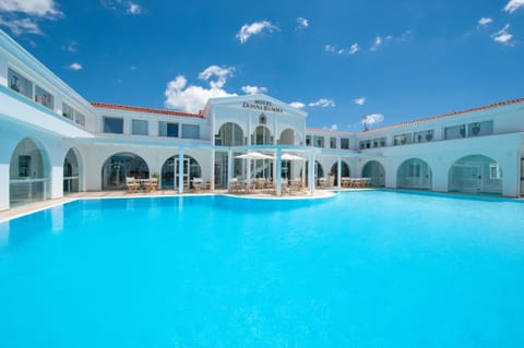 Property building, Swimming pool