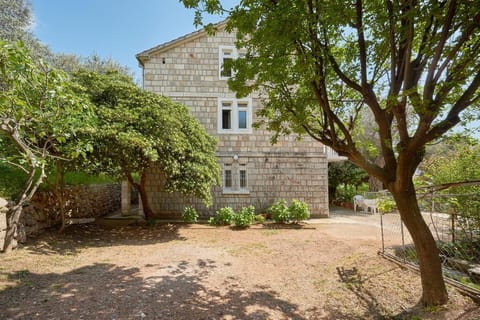 Property building, Garden