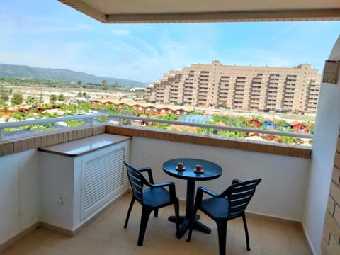 Balcony/Terrace, Street view