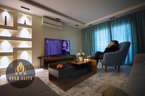 TV and multimedia, Living room, Decorative detail, Seating area, internet