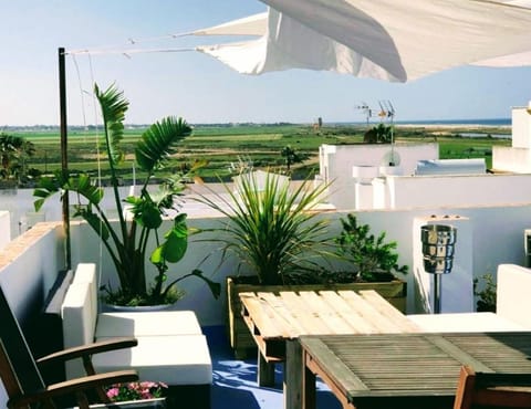 Restaurant/places to eat, Natural landscape, Bird's eye view, Seating area, Garden view, Lake view, Landmark view, Sea view