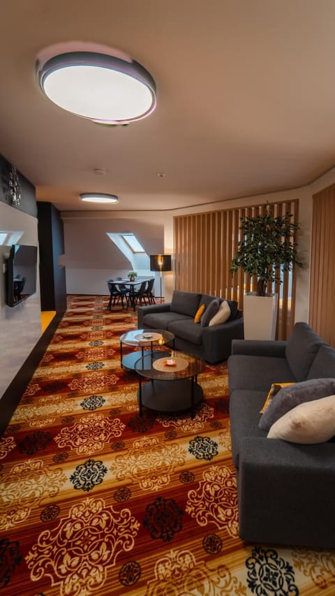 Communal lounge/ TV room