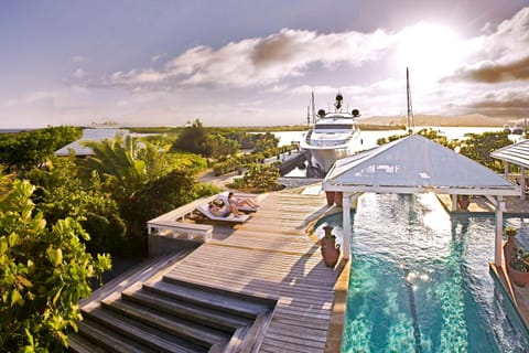 Bird's eye view, Swimming pool