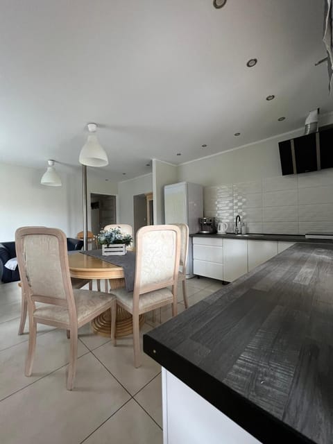 Kitchen or kitchenette, Dining area, Communal kitchen