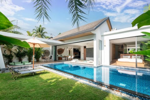 Property building, Garden, Garden view, Swimming pool, sunbed