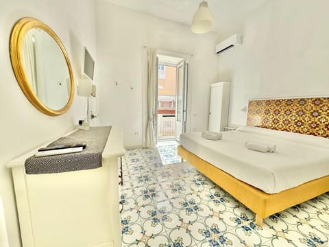 Photo of the whole room, Bedroom, air conditioner