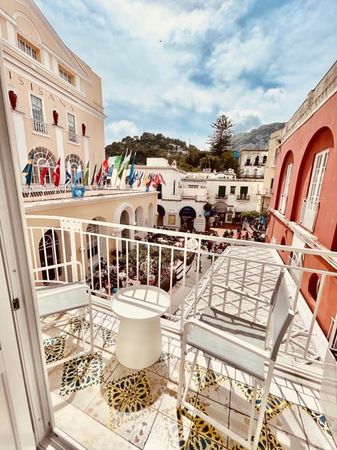 Balcony/Terrace, City view