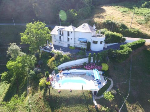 Property building, Bird's eye view, Swimming pool