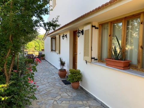 Patio, Facade/entrance, Garden