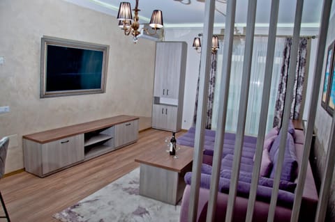 Communal lounge/ TV room, TV and multimedia, Living room, Seating area